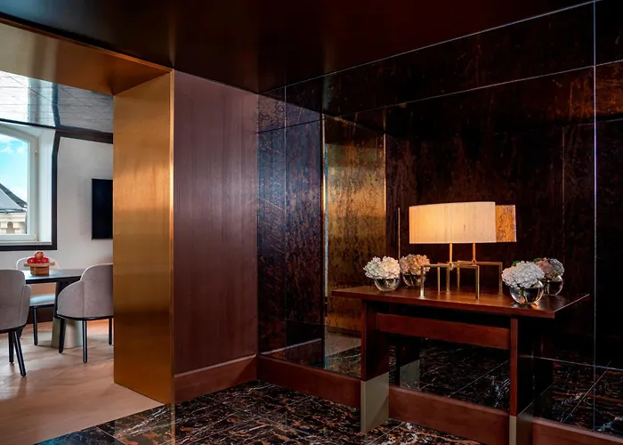 Hotel Almanac Palais 5*