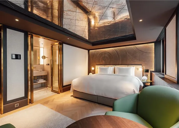 Almanac Palais Hotel 5*