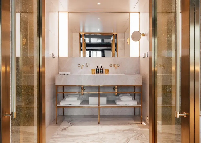 Almanac Palais Hotel 5*