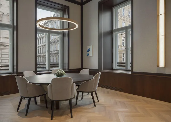 Hotel Almanac Palais 5*